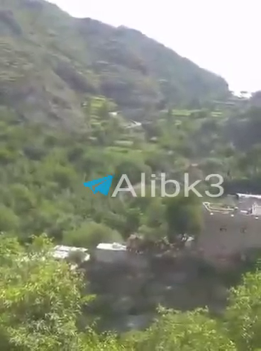 NecroEmpire's tweet photo. #Iran #IranWar #Yémen #ArabieSaoudite  Les rebelles Houthis continuent de progresser dans la province de Taïz. Ici ils prennent d'assaut les restes des montagnes Habshi et se rapprochent de plus en plus de la ville par l'ouest. 7/10/2026 VIDEO https://t.co/hnhxp3dED0 https://t.co/yH1TTQpppI