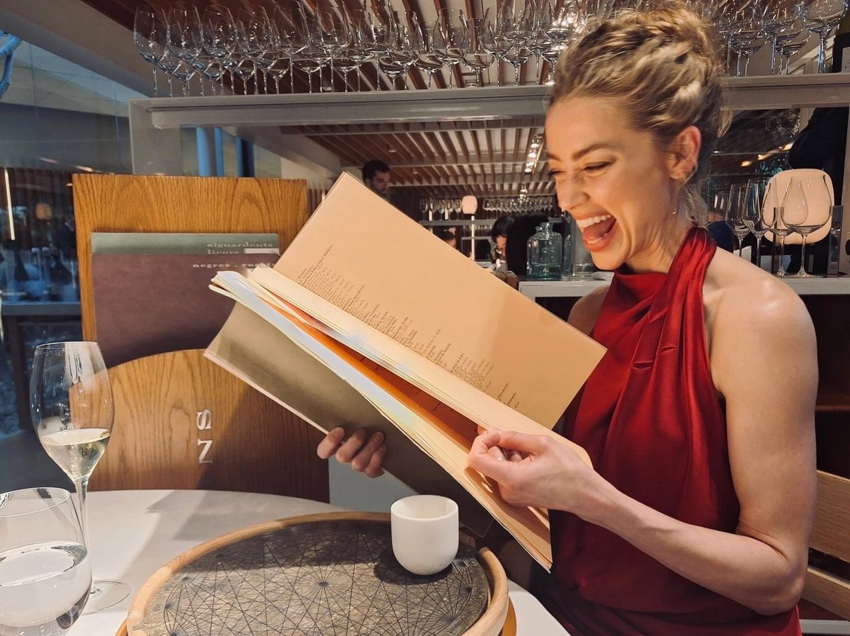 AmberHeard_best's tweet photo. #Repost ❤️ @amberheard ❤️
Instagram
“Now this is my kind of wine list”

#AmberHeard #IStandWithAmber #WeAreWithYouAmberHeard https://t.co/6l8cchfGM8