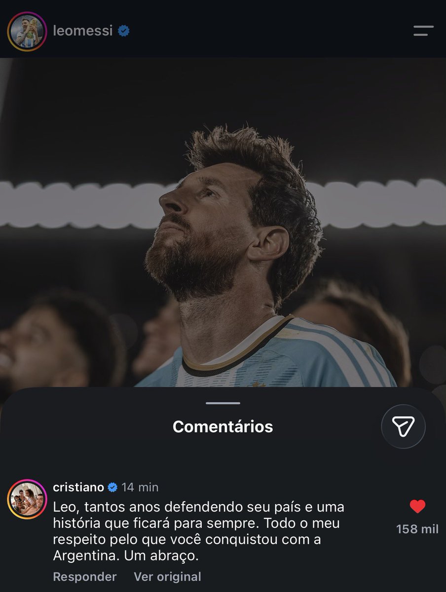 oficialsincerao's tweet photo. ⚠️ Misericórdia ⚠️

Cristiano Ronaldo acaba de comentar em post de despedida do Messi da Seleção Argentina. https://t.co/pCQl9GTjgA