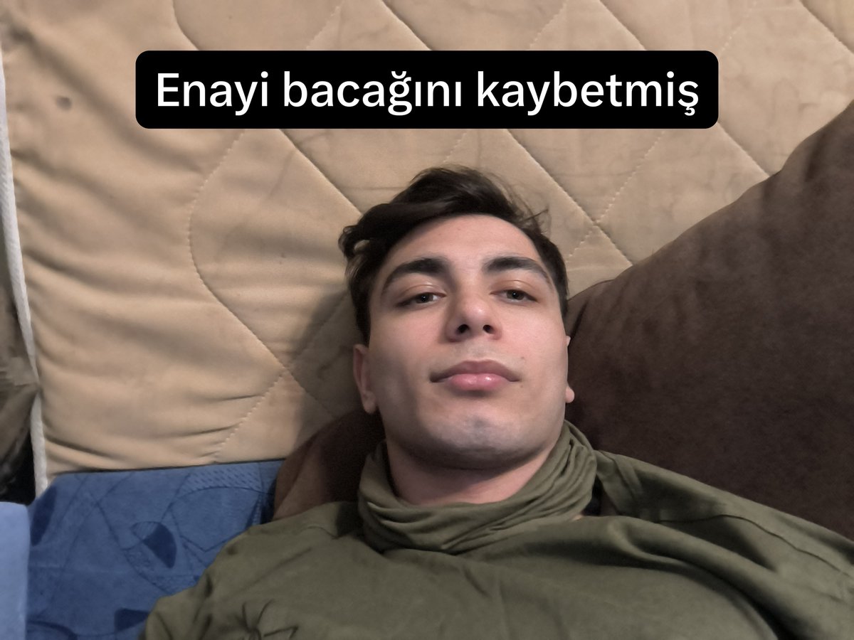 Glorght_in_ua's tweet photo. Enayi bacağını kaybetmiş

O sırada benim keyif BOHOHOYT https://t.co/ed41kwUZ6Q