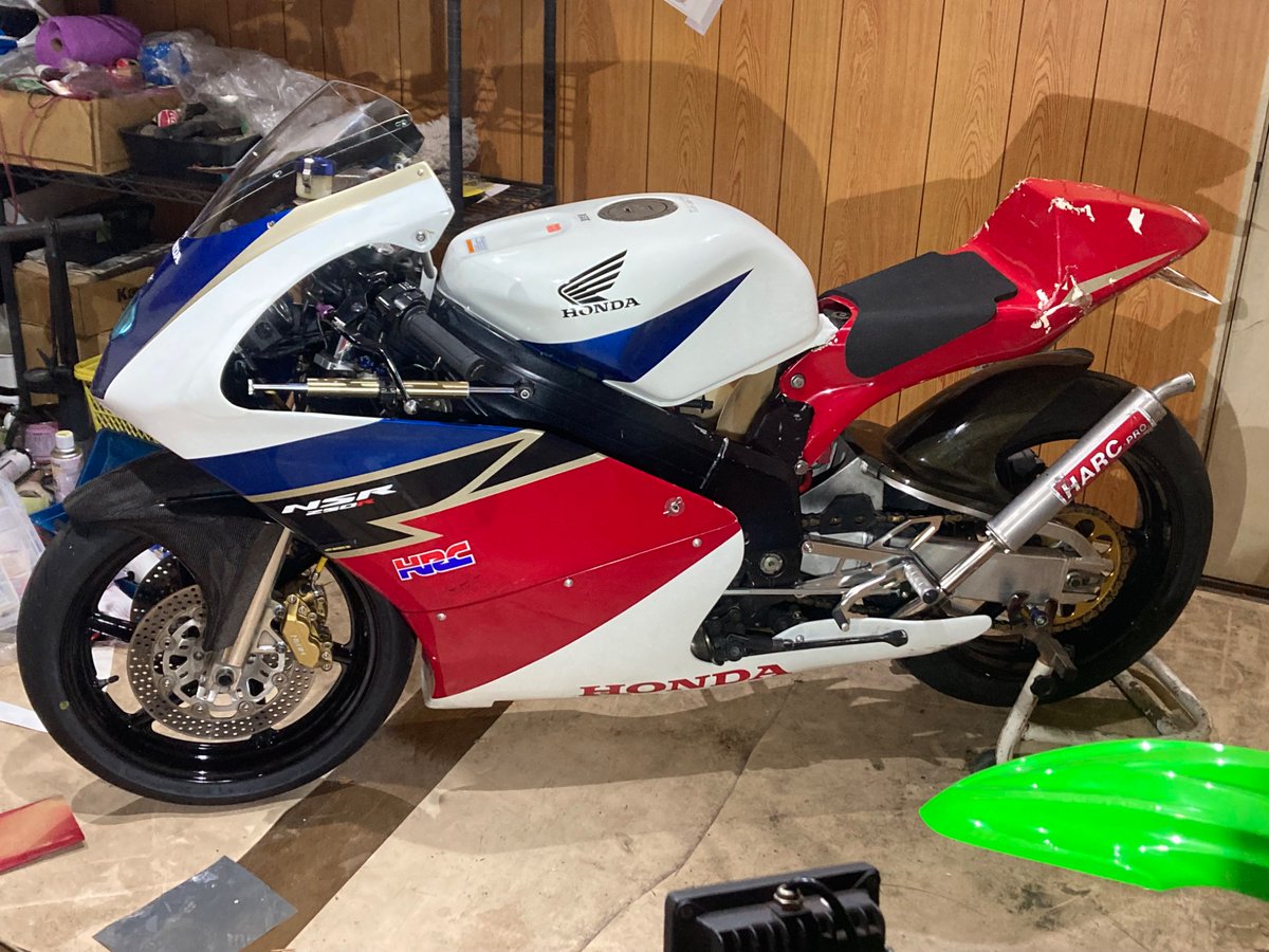 tomiko0101's tweet photo. 準備おっけー
あと座布団か
下道で峠ハシゴして富士五合目って結構ハードかも…

結局コマネズミみたいに同じとこぐるぐる回ってる方が性に合ってる🌀
と分かっているのに参加するワタシ https://t.co/nXwhWR8Kfr