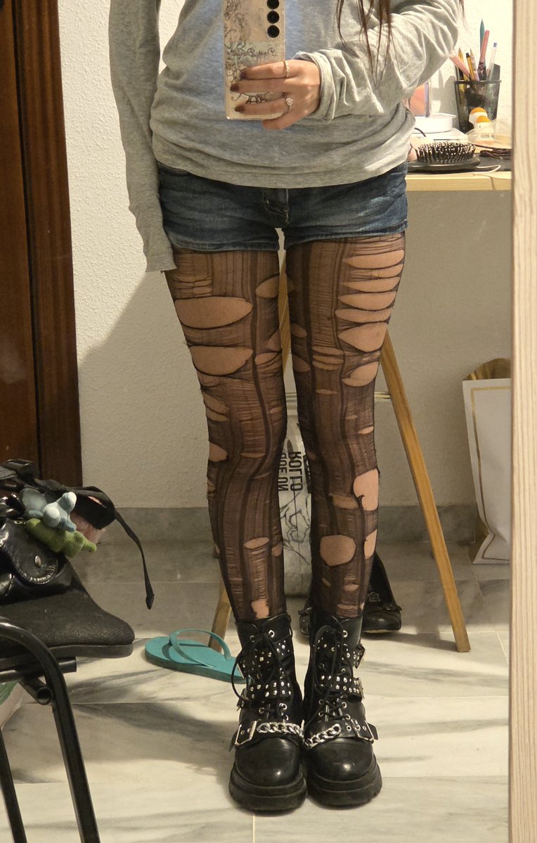 iiss4k's tweet photo. collarbones AND thighgap?? is this heaven
#edtwtt https://t.co/yY6IRnI9oG