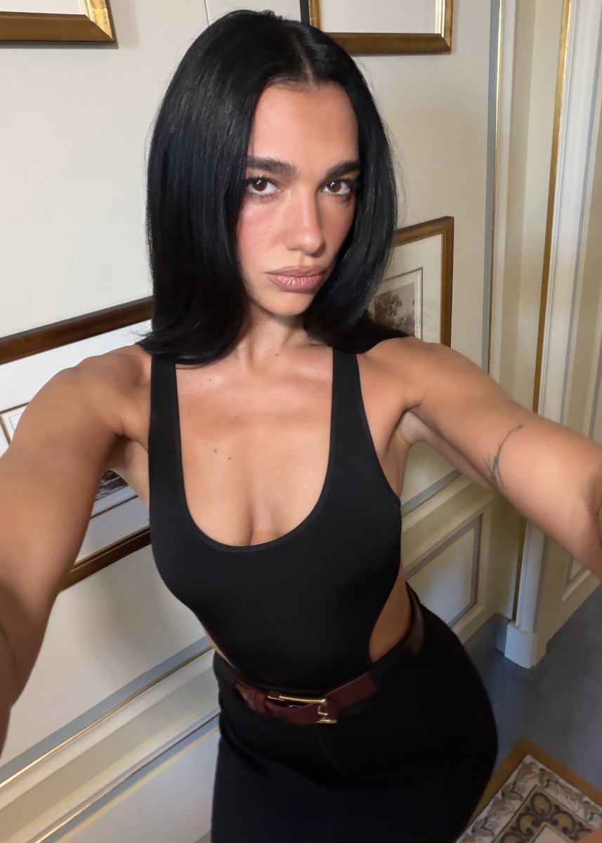 lipapictures's tweet photo. when someone said “models should be glad dua lipa chose a music career”, they couldn’t be more right

THIS IS SUPERMODEL MATERIAL. https://t.co/uVwBOw9e5Q