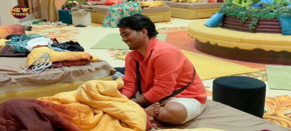 _tasnimporijol_'s tweet photo. this guy has the audacity to call any other contestant vulgar and cheap! aise bhai se to koyi behen safe nhi he. 

• #bb20 • #biggboss20 • #qazitouqeer https://t.co/xs4haZB0UL