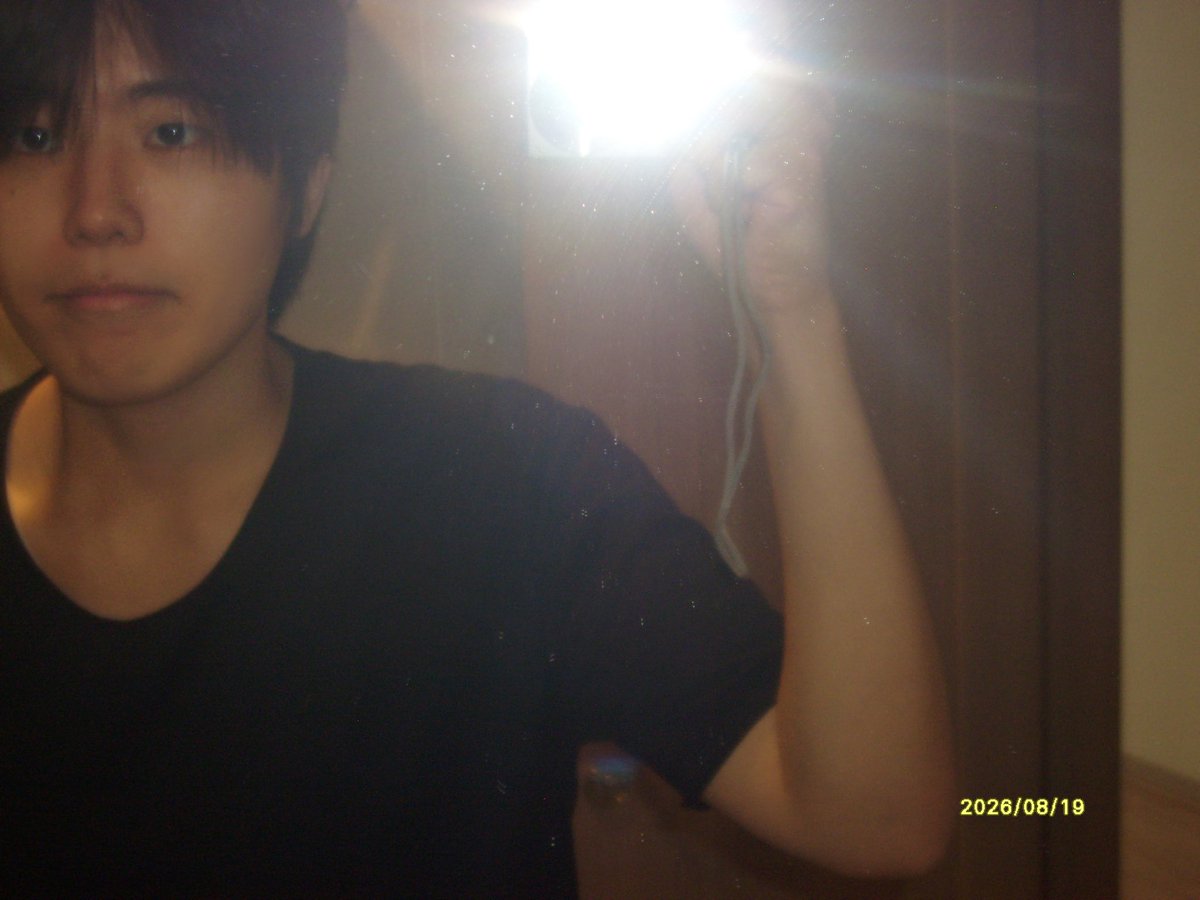 moon_second_ tweet picture