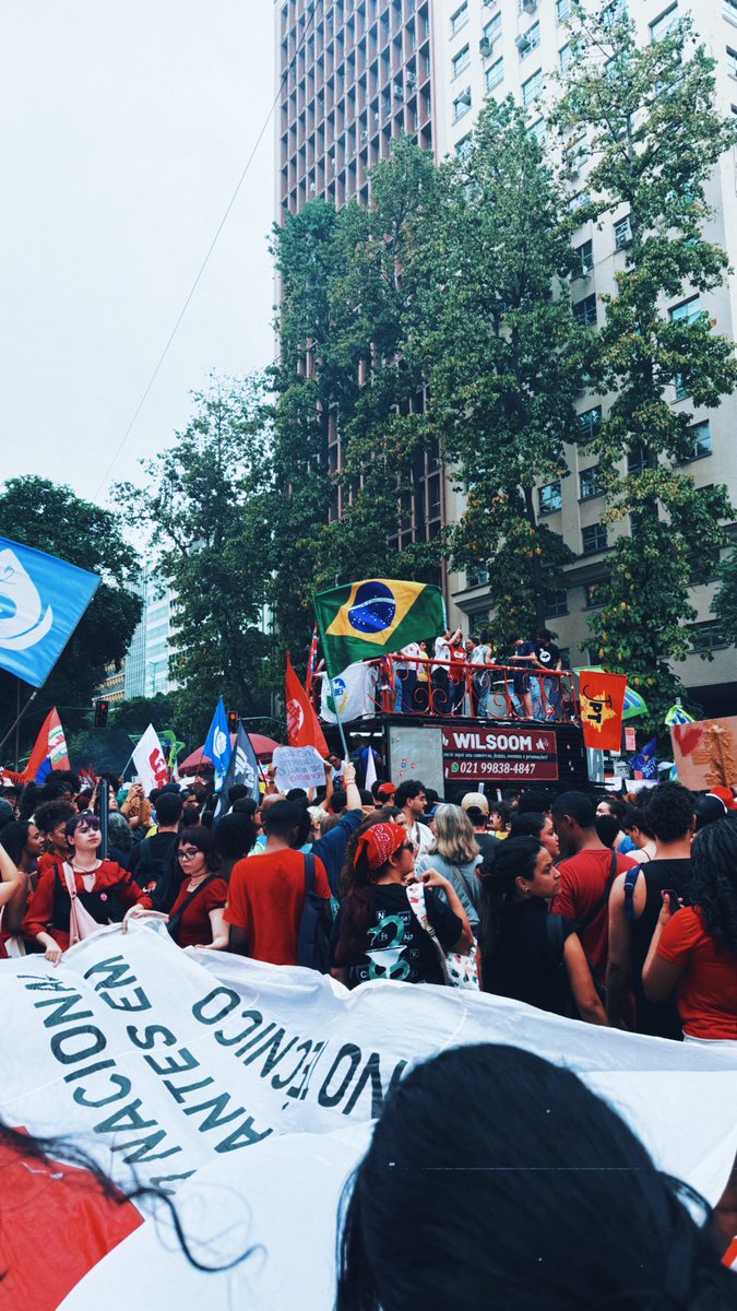 folkIvr's tweet photo. VIVA O MOVIMENTO ESTUDANTIL
RIO DE JANEIRO CONTRA O FASCISMO https://t.co/hFDCzsFTa7