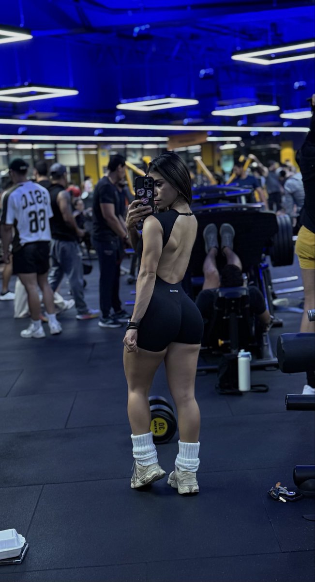 Yuya_russell's tweet photo. Mes de septiembre fue de comer excesivamente mal después de varias compes, pero el cuerpo también lo agradece 😏🍑 
Octubre… retomando para diciembre 🙌🏆 https://t.co/GujzVs9Gn2