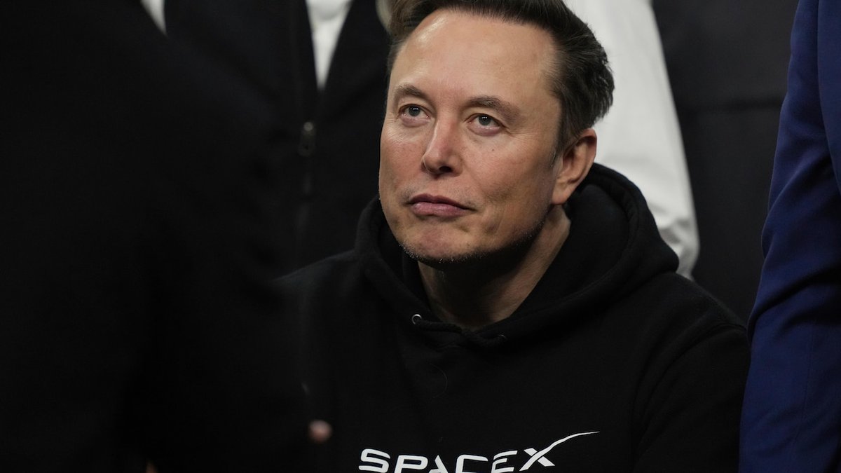 RadioCanadaInfo's tweet photo. Elon Musk se dit en faveur de l’indépendance du Québec rc.​ca/TVqBv1 https://t.co/g0BvhTpmcN