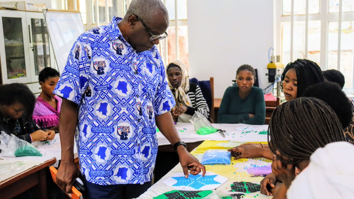 PanziFoundation's tweet photo. Ce 7 octobre, la Fondation Panzi a reçu une délégation de l'UNFPA, conduite par le Dr Jules Yaho. 
Au menu des échanges, le travail mené en cette période de guerre et d'Ebola, ainsi que les partenariats à venir. 
Merci à @UNFPARDC pour son engagement. #FondationPanzi #UNFPA #RDC https://t.co/oLtfOdFGlI