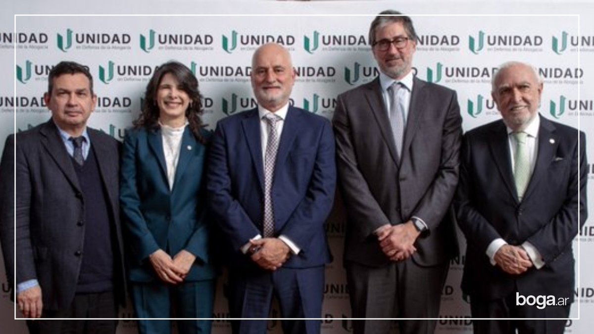 boga_ar_'s tweet photo. ● MAGISTRATURA ● "Juntos siempre": a días de las elecciones del 20 de octubre, el "Enano" De Stéfano, Alejandra García, Carlos Más Vélez y Ricardo Gil Lavedra, referentes de Unidad en Defensa de la Abogacía, se mostraron junto a su candidato, "Nacho" Biglieri. 📸 https://t.co/1E7mWUigHF