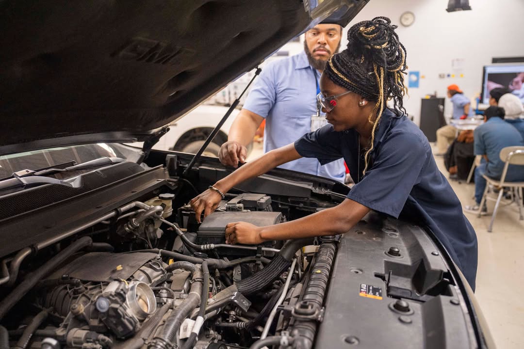 R62500Ramya's tweet photo. #FordEmployee | An estimated 2.1M #skilledtrades positions could go unfilled by 2030, costing the U.S. economy up to $1T annually.

Learn how Ford and our partners are addressing this challenge: https://t.co/Ml6Wb84Z4X

#WeAreFord #FordCareers

Join us: https://t.co/K5i3dBPwtW https://t.co/9ltkSafVqP