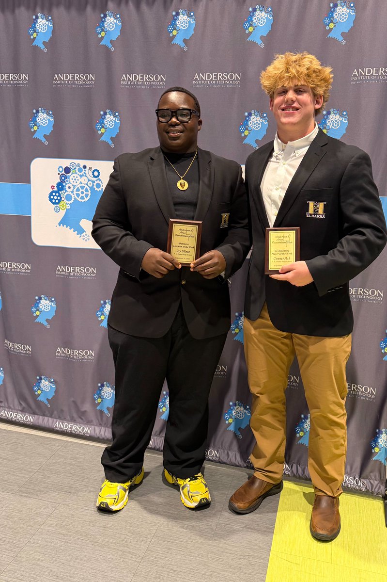 ConnorJAshTLH20's tweet photo. Extremely grateful and honored to be recognized as last week's Anderson Area Touchdown Club Co-Defensive Player of the Week after notching 8.5 tackles, 2 TFL and 1.5 sacks.  Shout out to all my coaches and the defensive for helping me make the plays for the team!  It was also great to be able to be recognized with fellow TL Hanna Yellow Jacket Zy West as he was Defensive Lineman of the week for a 2nd time this season!  @mfarrellsports @CoachJasonTone @CoachGarrettH