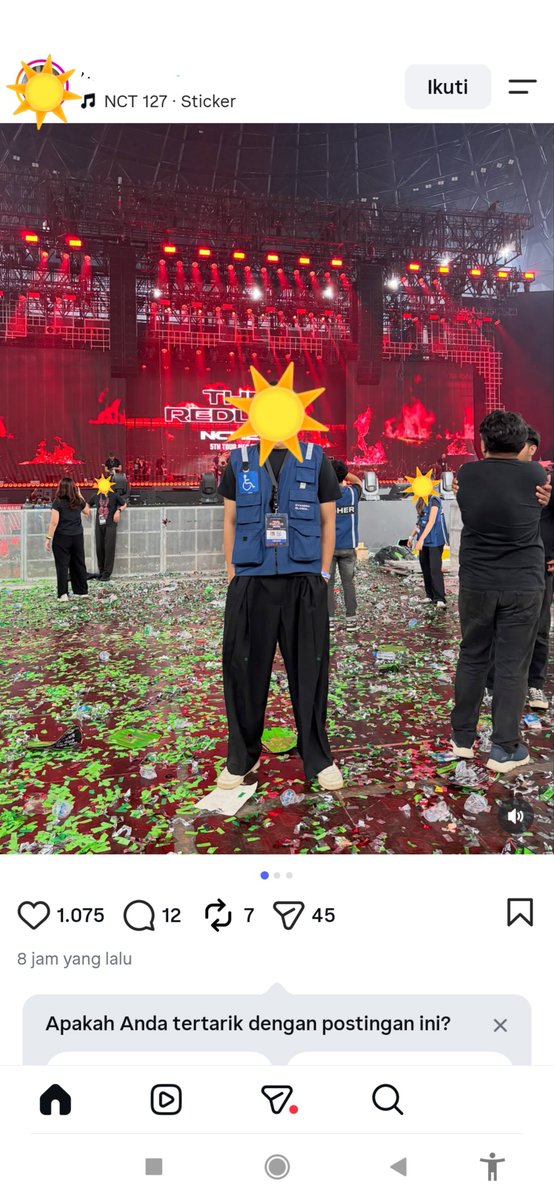 Light__pm's tweet photo. wkwkwkkwk kemaren pas masih banyak penontonnya aja 30 menit an(?) dah di matiin tu layar.. eh ternyata pas udah kosong baru dinyalain lagi ya buat staff nya yang foto foto?? agak nyebelin jujur.. mana bisa leluasa gitu ya foto foto nya;) gws deh https://t.co/yWE0vguItQ
