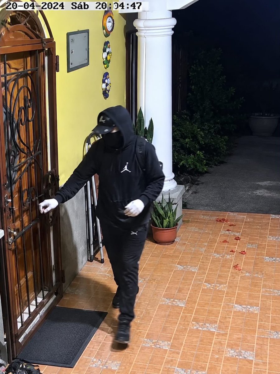 StuVelascoC's tweet photo. Imágenes captadas en cámara 📸 de seguridad. @PNCdeGuatemala @MPguatemala https://t.co/klkscAcWBQ