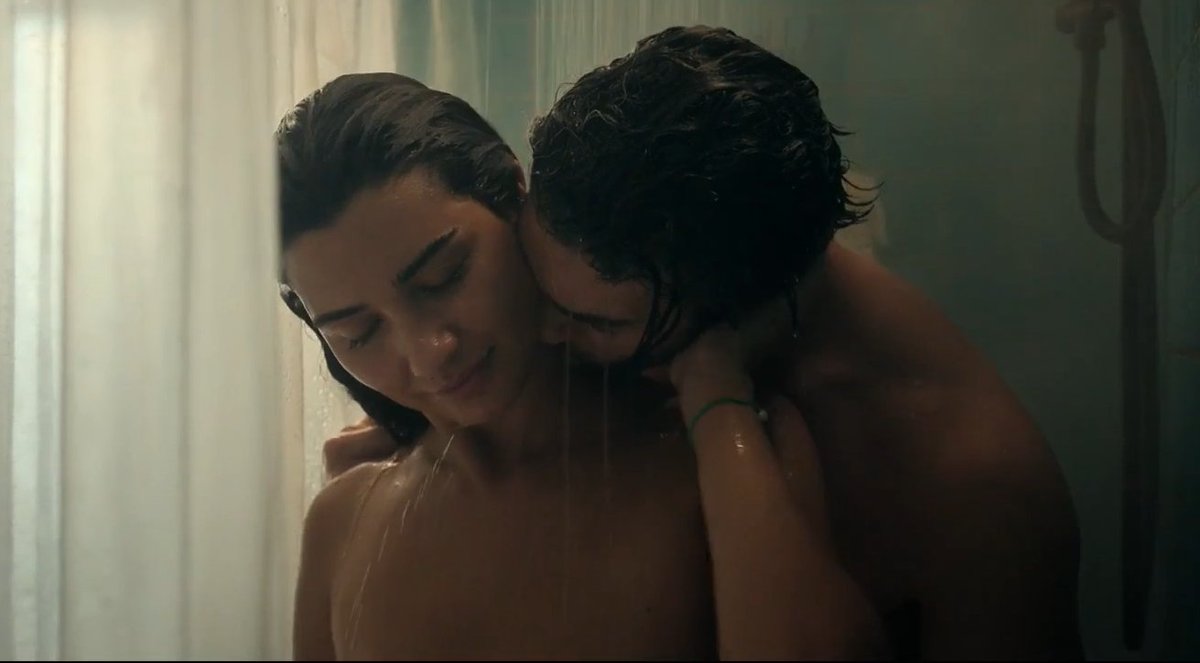 UnluTurkVideo's tweet photo. Tuba Büyüküstün - 7 https://t.co/wp403lC0Yd https://t.co/06wrrUckJr