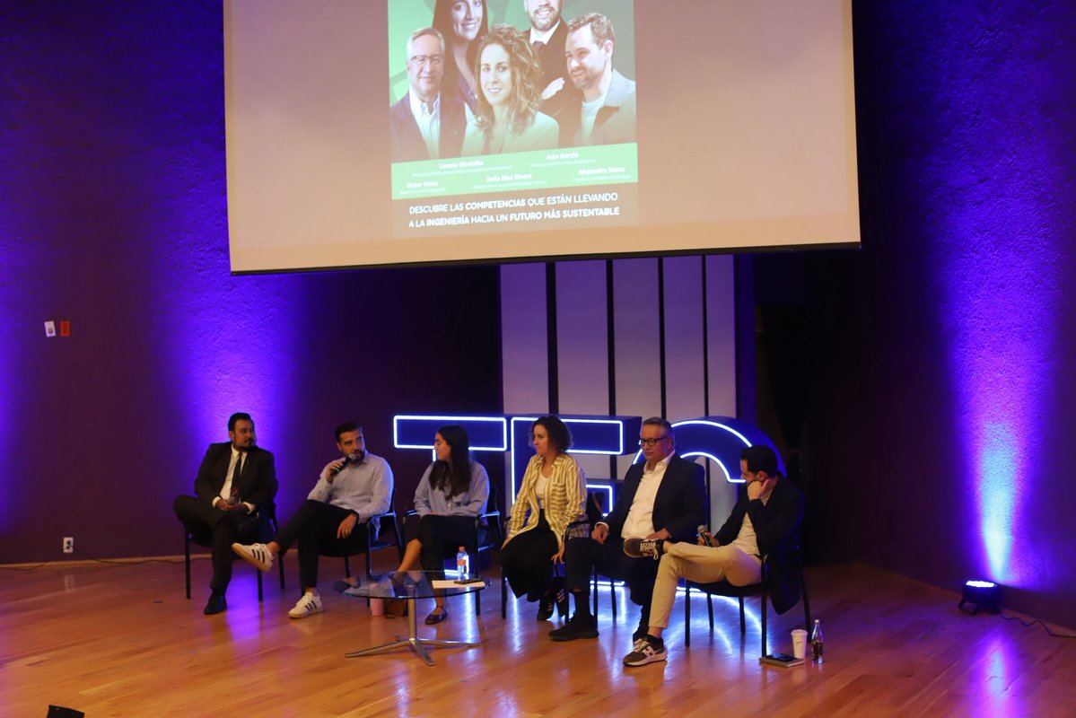 Tec_CSF's tweet photo. Ideas que pueden transformar el futuro 🌱✨

El Día IDS, un espacio para que estudiantes de preparatoria conocieran más sobre Ingeniería en Desarrollo Sustentable, exploraran nuevas posibilidades y descubrieran todo lo que pueden crear desde esta carrera. 🚀💚 https://t.co/nNuIdnmMG7