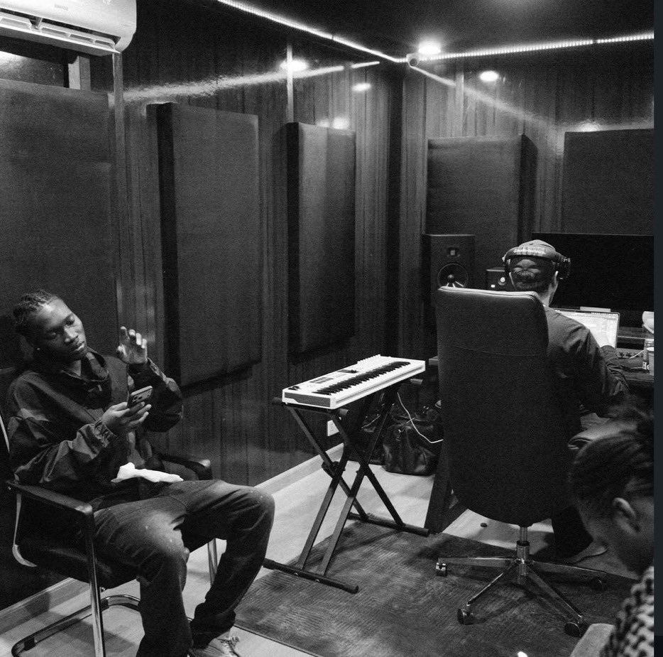 HushRichie11's tweet photo. JOKI X ZINOLEESKY 🫵😈🔥 https://t.co/x2rYydOI6f