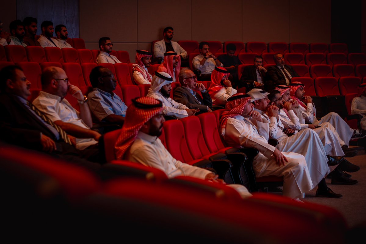 EPNC_IAU's tweet photo. 🧠The Eastern Province Neurosurgery Club held its first monthly session on vestibular schwannoma management, presented by Dr. Hashem Al Salman Consultant Neurosurgeon

The session highlighted key treatment considerations across different tumor sizes and surgical decision-making. https://t.co/f2VZUa5ZX9