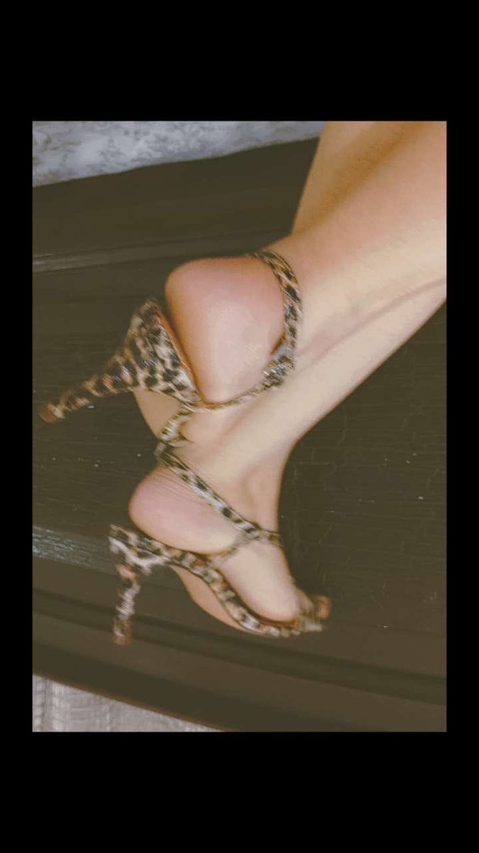 YummyFeet22's tweet photo. New heels ✨ https://t.co/3URbe33lNb