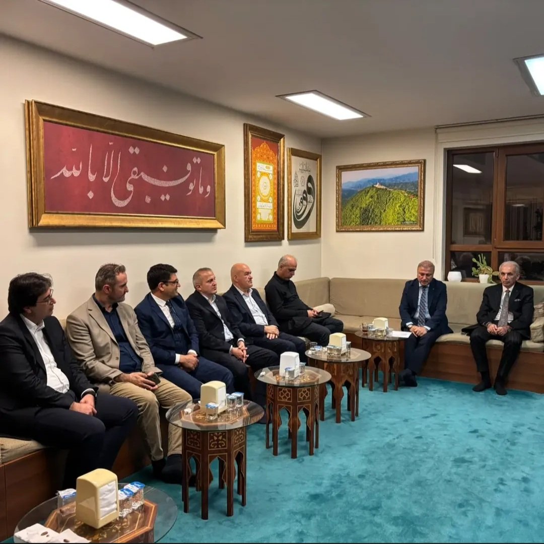 sinan0655's tweet photo. REİSÜ'L-KURRA Mustafa DEMİRKAN Hocamın davetlisi olarak katıldığım İlim Yayma Üsküdar Yönetim Kurulu toplantısı,Yönetim Kurulu üyesi muhterem Mustafa Demirkan Hocamızın ev sahipliğinde yapıldı.Üsküdar Kaymakamımız, Üsküdar Belediye Başkan vekili,Milli Eğitim İlçe Müd. katıldılar. https://t.co/dasbHQ0j2J