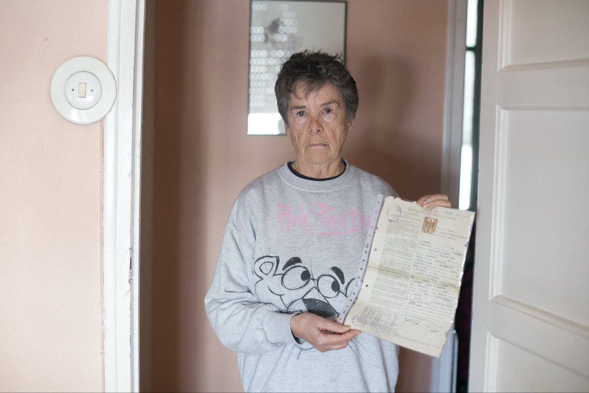 EmilioDelgadoOr's tweet photo. Maricarmen ha fallecido. La violencia inmobiliaria y la ley del más fuerte han estrangulado sus últimos años de forma cruel. 
Que su ejemplo de lucha nos lleve a desterrar para siempre a los canallas que anteponen el lucro a los derechos y la codicia a la humanidad más elemental. https://t.co/tmoDQGHMte