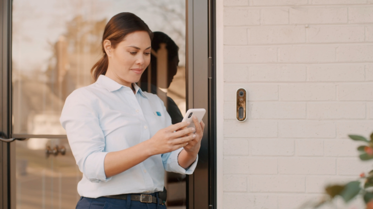 builderonline's tweet photo. Smart-home strategy is not about adding more devices. 

It is about building one reliable foundation buyers can personalize without turning builder teams into tech support. 

👉 Learn more: https://t.co/qGRnSCUaWF

#HomeBuilders #SmartHomes #ZondaMediaIntel #Sponsored #Alarm https://t.co/AW9zoNXfWN