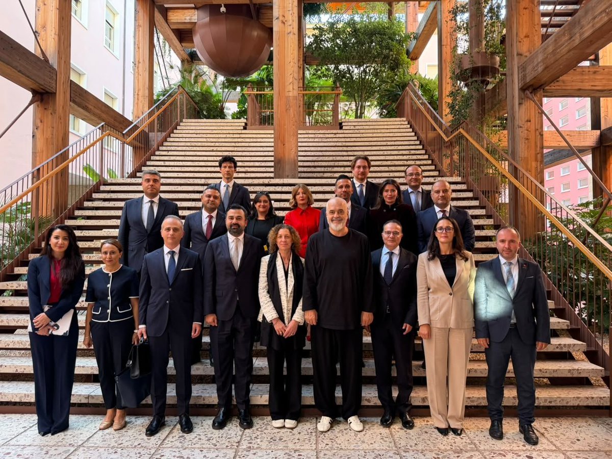 MFATurkiye's tweet photo. Deputy Minister and Director for EU Affairs Ambassador Mehmet Kemal Bozay was received by Edi Rama, Prime Minister of Albania and Enea Karakaçi, Minister of Infrastructure and Energy, together with the delegation from the DEİK Türkiye-Albania Business Council. https://t.co/emt93ityr0