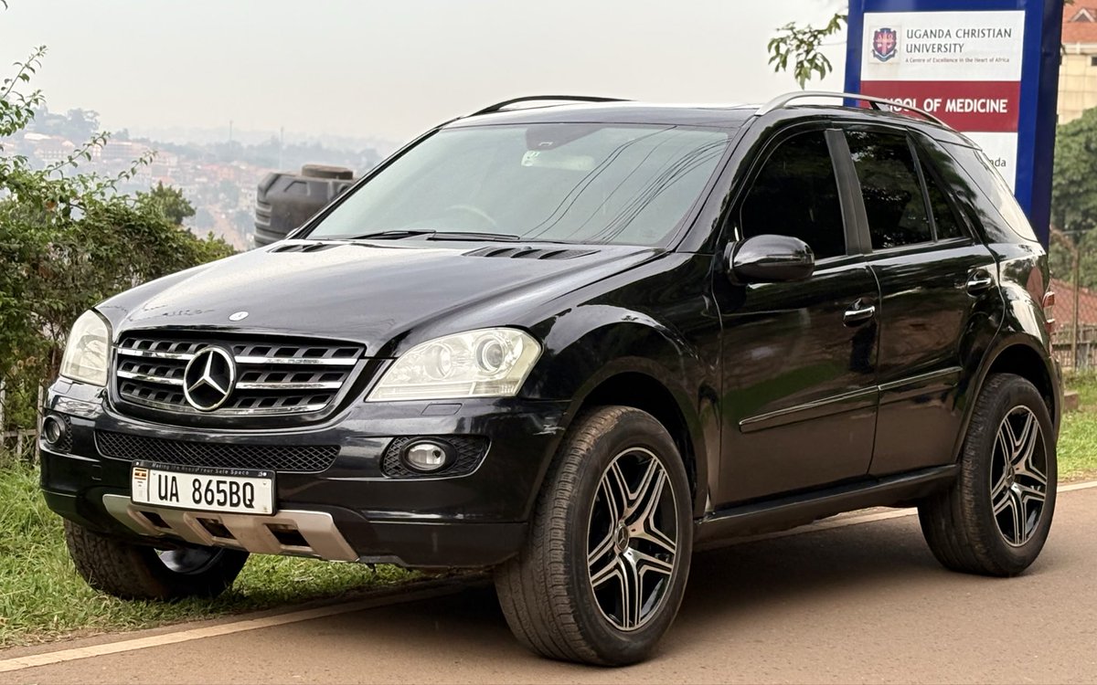 arnoldyosam's tweet photo. 🔥 2006 MERCEDES-BENZ ML350 🔥

🖤 Black | 3.5L V6 Petrol | Automatic
💰 UGX 33M

Classy, powerful &amp; ready to drive. 🔑🚘

📞 0705176582 / 0765241678
📲 Calls &amp; WhatsApp available
💬 https://t.co/iLRRG7AIMA

#MercedesBenz #ML350 #CarsForSaleUganda https://t.co/hihxlOn3Dz