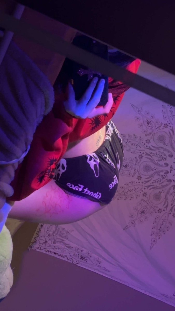 Mollyluvsyou222's tweet photo. Rate my arch
#nsfwtwt #arch #archpic #booty #scream https://t.co/ws88SmrxDq