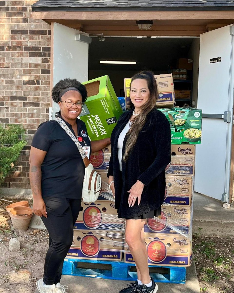 SanAngeloFB's tweet photo. Our Food Rescue Program works with local partners to rescue wholesome food that might otherwise go to waste and redirect it to organizations serving our community. One recent stop: the Housing Authority, where our team delivered rescued food for their Basic Needs Closet. https://t.co/eXYG1nzYZh