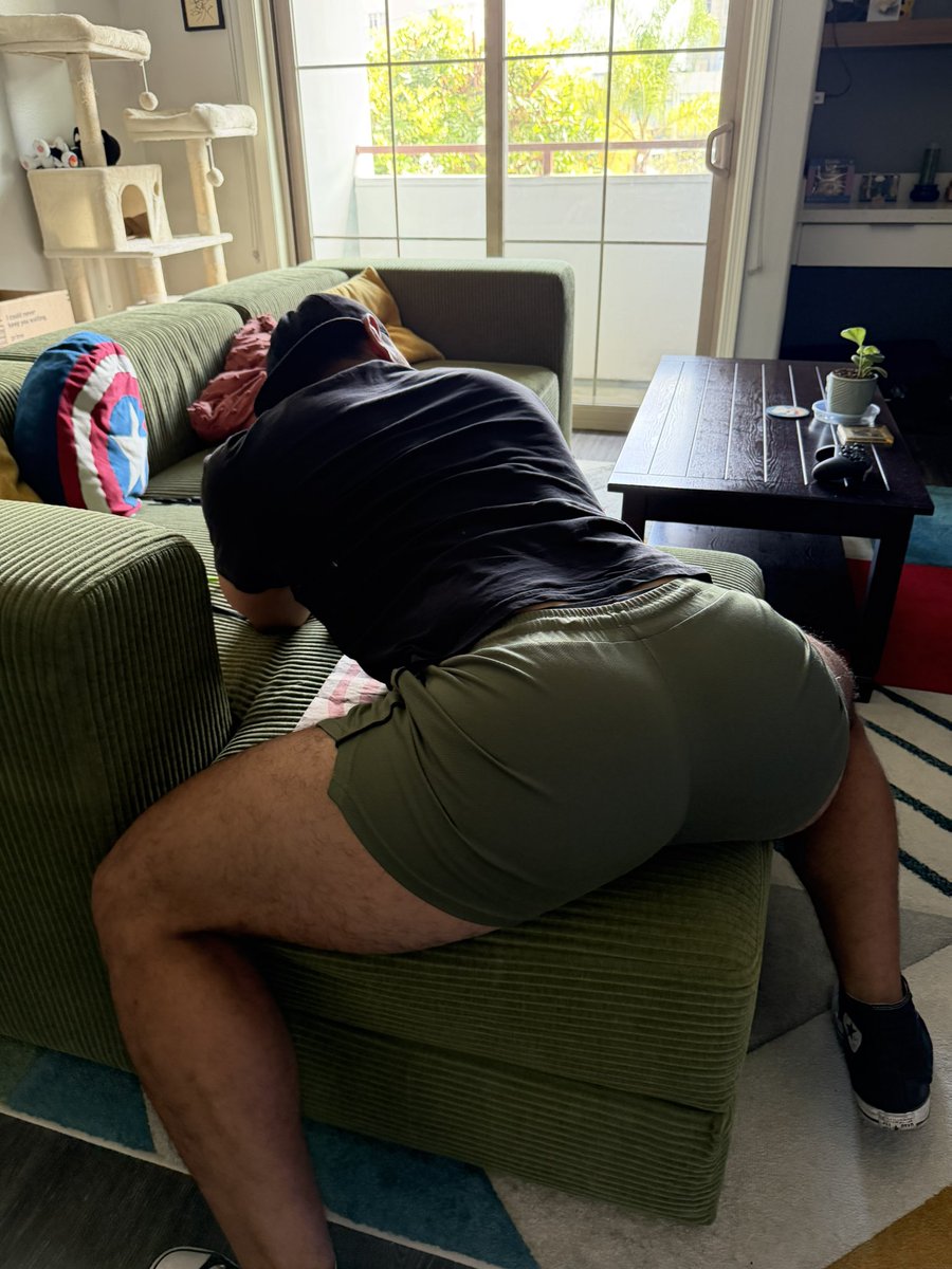 Imafalconn's tweet photo. Yeah how could I possibly choose a favorite? 😅 🍑 https://t.co/oyluErpglT