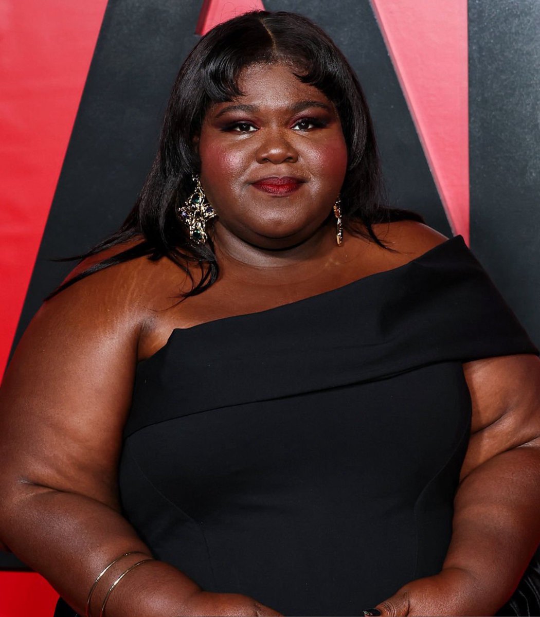 AHSZone's tweet photo. Gabourey Sidibe revealed that ‘Roanoke’ is her favorite “American Horror Story” season:

“I usually don’t share that information. My favorite is kind of controversial. It’s, uh, ‘Roanoke’. What was great about ‘Roanoke’ was that it was like an onion. It was a show inside of a show inside of a show. I really love that the first few episodes, we think we’re getting one thing, and in the end they were all actors. I was gagged by ‘Roanoke’ and that’s my favorite season. Please do not tell people because I feel like they would eat me alive.”