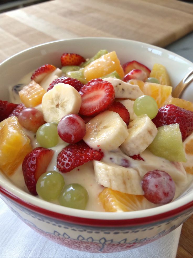 aliyaee333's tweet photo. A colorful bowl of nature’s sweetness! 🍓🍉🍍🥝🍇✨ #FreshFruit #HealthyBites https://t.co/Itw9dlDl6u