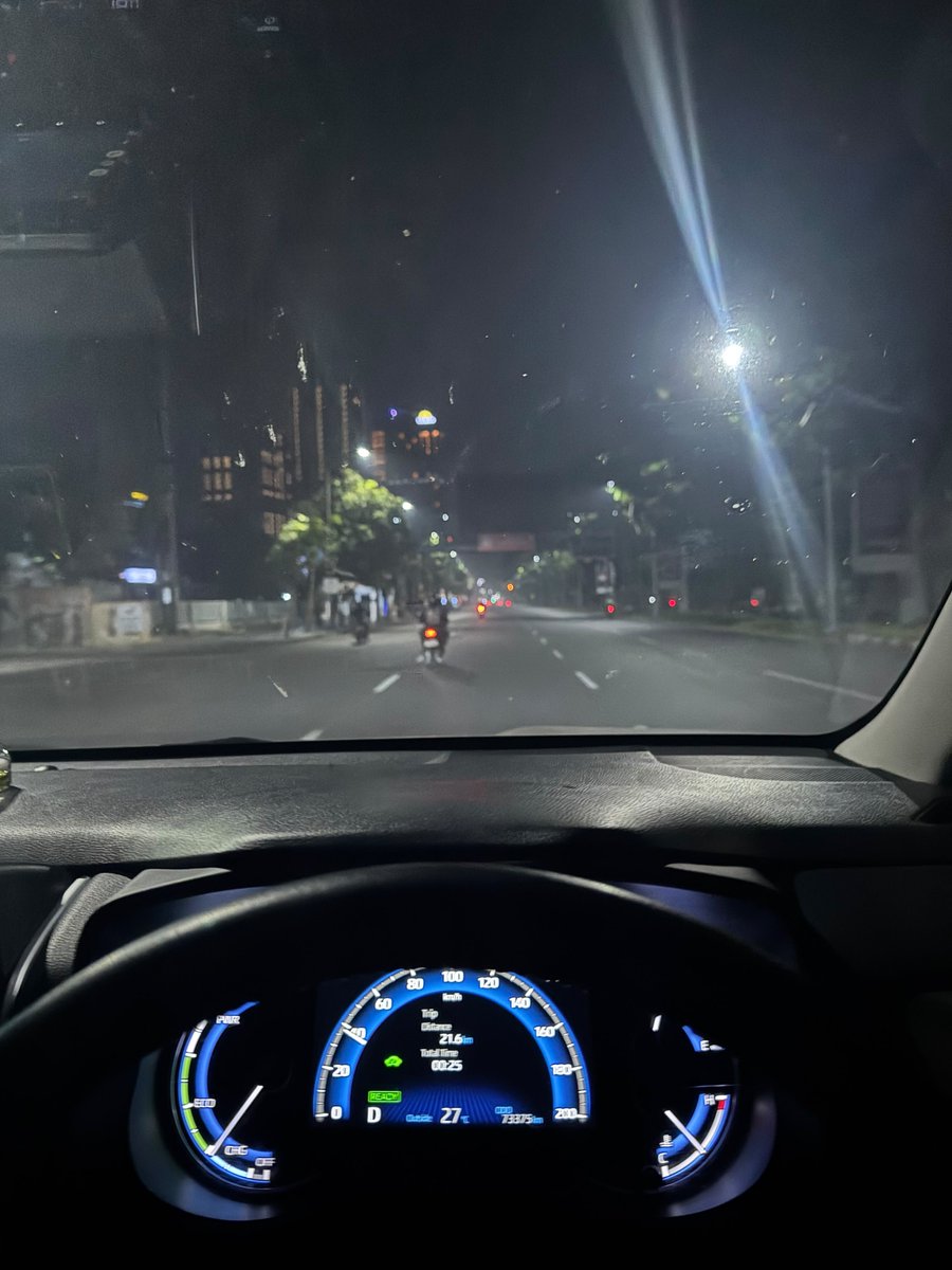Nikoreborn111's tweet photo. Demi apa pulang kerja jam segini baru masuk Surabaya

Sehat² yaa badan 😅 https://t.co/wYCMjW0YcP