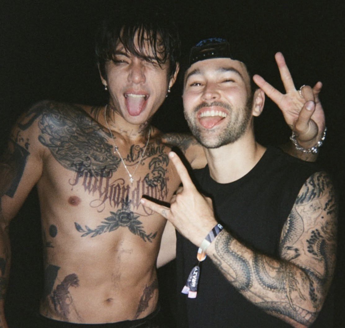 lilithminyoongi's tweet photo. OMG MAX AND IAN 😭😭😭😭😭 https://t.co/HxGDaVuoAB