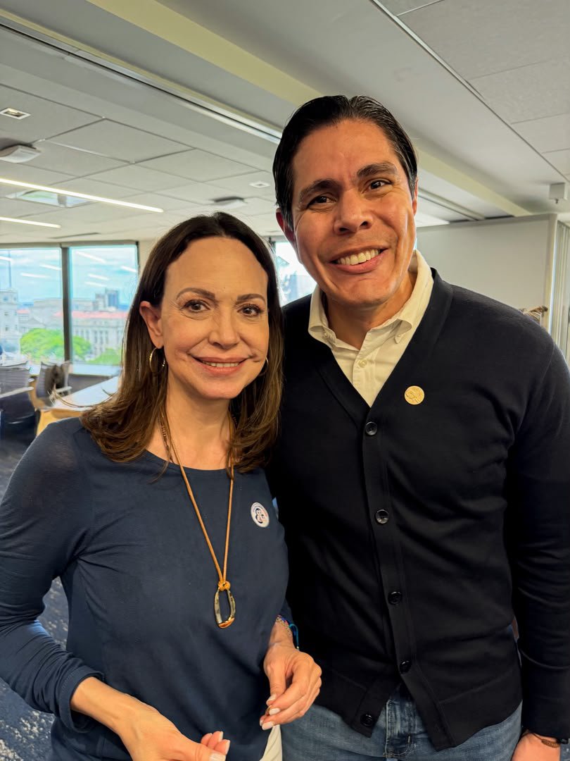 LesterToledo's tweet photo. Feliz cumpleaños @MariaCorinaYA, gracias por tu compromiso y lucha. Te quiero mucho y aquí te esperamos 🇻🇪.

Déjenle aquí su mensaje a nuestra Nobel de la Paz. https://t.co/FK9TPKvHJk