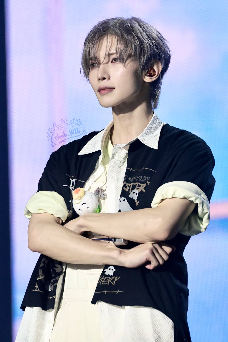 kids99_wosan's tweet photo. 260718 서울 팬미팅 DAY2

beautiful 🌼🩶

#YEOSANG #여상 #ATEEZ #에이티즈 https://t.co/vpyZs89lQ2