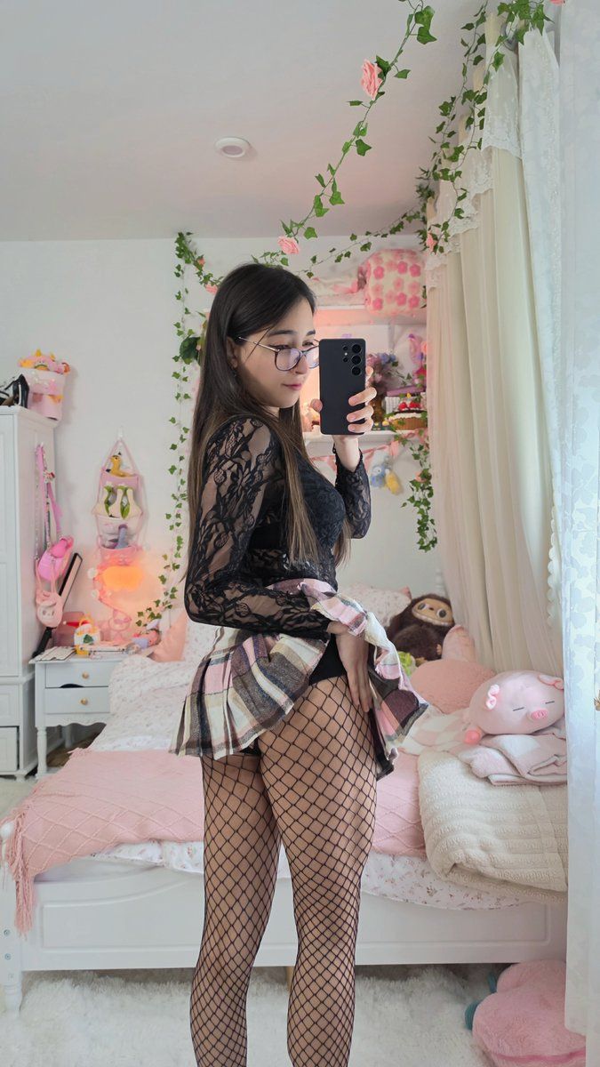 Nanojuno67's tweet photo. You have a virus! Your algorithm is trying to BAN YOU from seeing hot girls in fishnets! 🩷+🔄️ to cleanse it! https://t.co/pEy0y7VQXd
