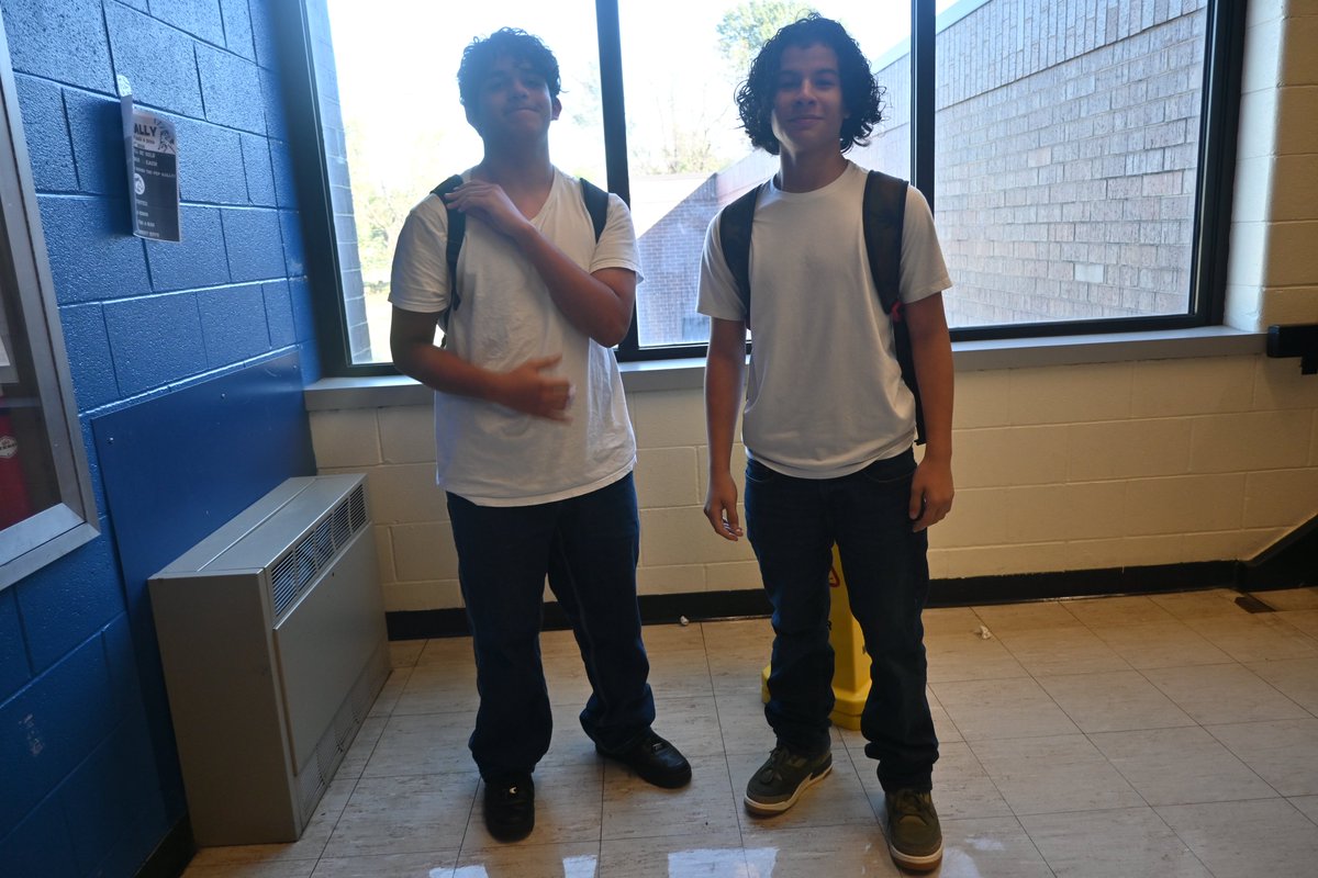schlaglemedia's tweet photo. It's Twin Day! Grab your bestie, match your fits, and bring twice the school spirit! ππ
#digitalstallions #schlagleunited #stallionpride #twins #spiritweek https://t.co/aawE9OppV4