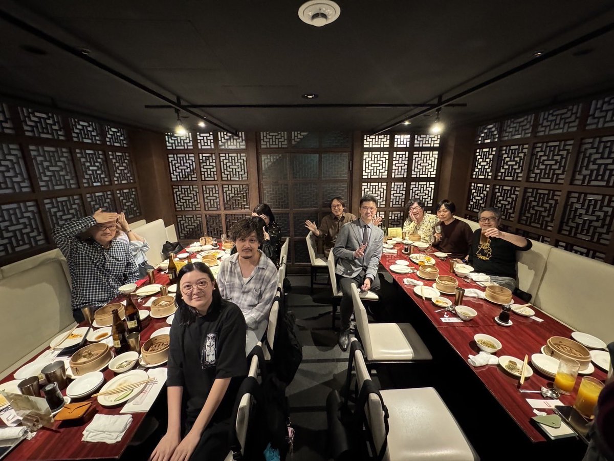 NEBU_KURO's tweet photo. 茨木元ジャンプ編集長を囲む会に、滑り込みでご挨拶。お元気そうで良かったです。 https://t.co/un9zuPRuOY