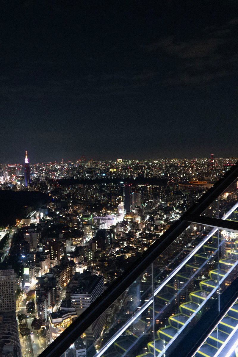 SalomeIsoken's tweet photo. バレー終わり夜中0時に始まった電話3時間もしてて睡眠不足なので今日は寝ますおやすみなさい https://t.co/cpZEVwWw94