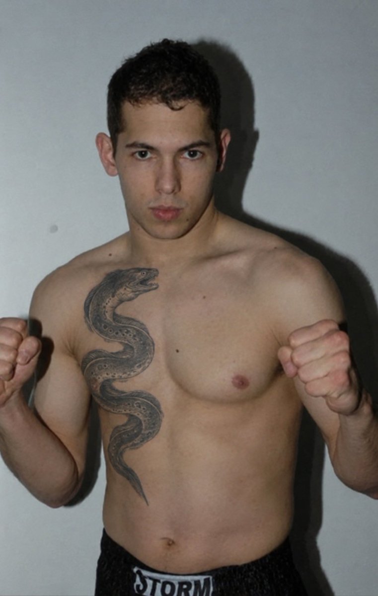 coryunbroken's tweet photo. now it makes sense why he got that Eel tattoo... https://t.co/sJE0ukxvsK