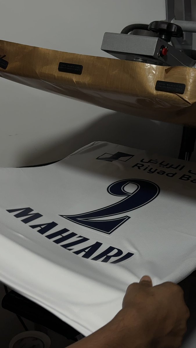 lukurymakres's tweet photo. بمناسبة فوز المنتخب السعودي بـ كاس الخليج

خصم ١٥٪ على جميع المنتجات 🤩🇸🇦💙
استخدم كود " وطن " 
الخصم لمدة يومين فقط 

للطلب : 
https://t.co/9LLuA5pnTa https://t.co/7pibgB3yqn