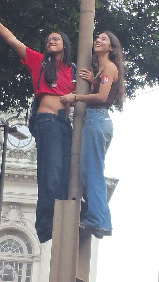 notesdykee_'s tweet photo. fiquei com fomo de beijar no ato https://t.co/8pekGndI1S