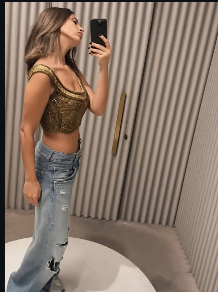 Mohamed69213000's tweet photo. الملكة ايمان 🥵👅 https://t.co/BiJhjByiBy