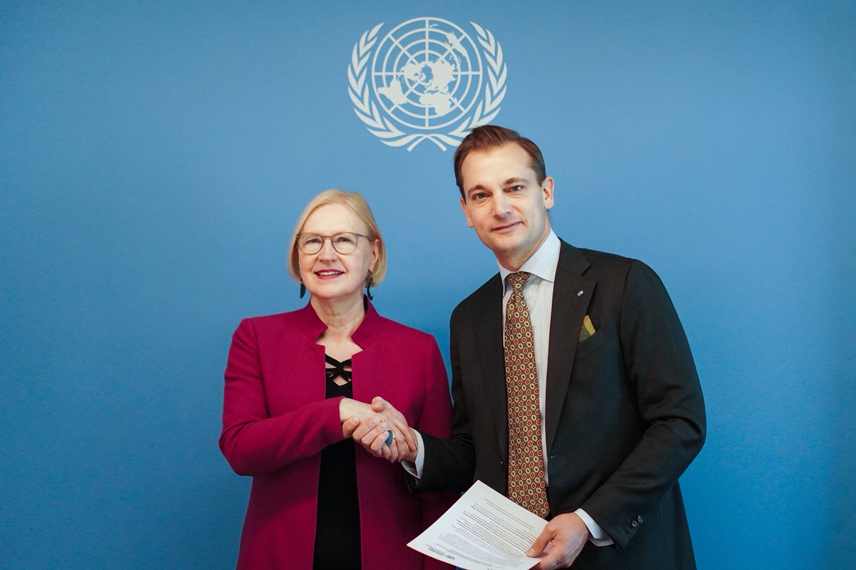 UNPeacebuilding's tweet photo. PBPSO &amp; Folke Bernadotte Academy signed a new Strategic Partnership Framework, deepening collaboration &amp; setting a shared direction to advance peacebuilding priorities &amp; key commitments under Pact for the Future, A New Agenda for Peace &amp; 2025 Peacebuilding Architecture Review. https://t.co/NNKYFV3Zh4