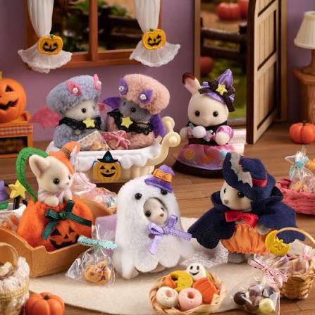 fruitpibble's tweet photo. may i bring to your attention some of the  Sylvanian Families Halloween sets 🎃 https://t.co/9baQLUQH2n