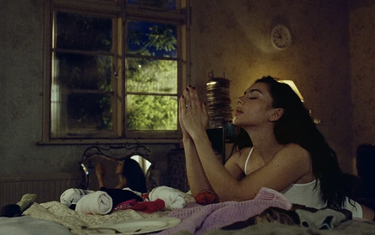nextlvlcharlii's tweet photo. 🕯️i can be anything that i wanna be and i can feel the things i don’t normally feel 🕯️ https://t.co/wVioLDLZTM
