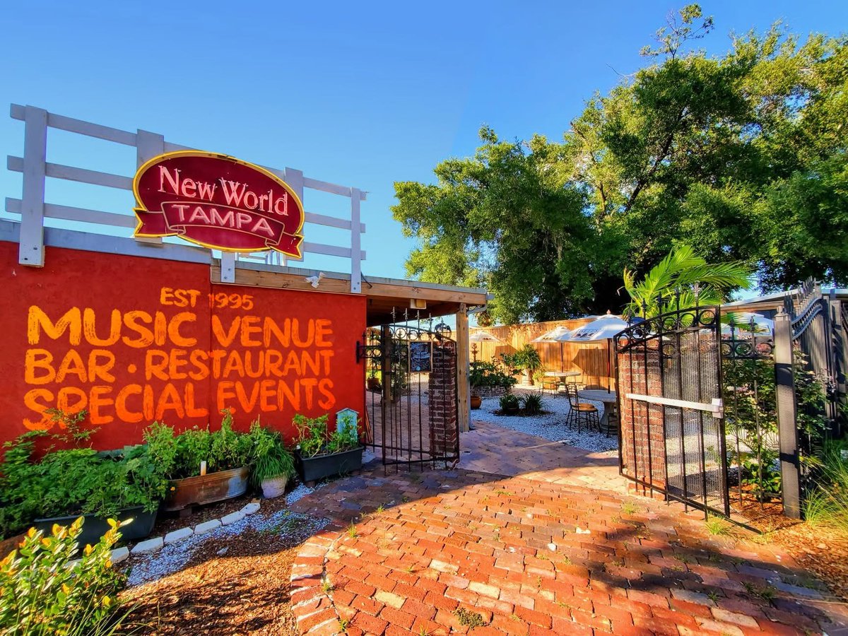 GoHART's tweet photo. Let’s talk transit! 🚌🍻 

Stop by the HART table at New World Tampa's Pints of Science TONIGHT to meet our Planning Team and learn about the HART Transit Oriented Development (#TOD) Study and other current projects.

Bring your questions, share your ideas, and connect with the people helping plan the future of transit in our community!

Hop on Route(s) 39 and 400!
📍 810 E Skagway Ave, Tampa, FL 33604