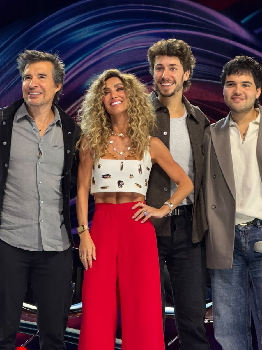 TUPrensa's tweet photo. ¡Así concluimos la conferencia de presentación de la nueva temporada de #QuiénEsLaMáscara! 🎭✨

No te pierdas el gran estreno este domingo a las 20:30 horas por @Canal_Estrellas.

#TUPrensa #QELMEnTU https://t.co/XTMtVQlLwy